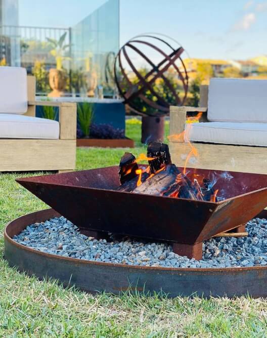 <b>Firepits</b>