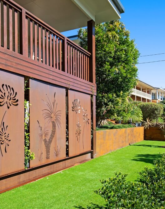 <b>
</b><div><b>Home &amp; Garden</b></div>